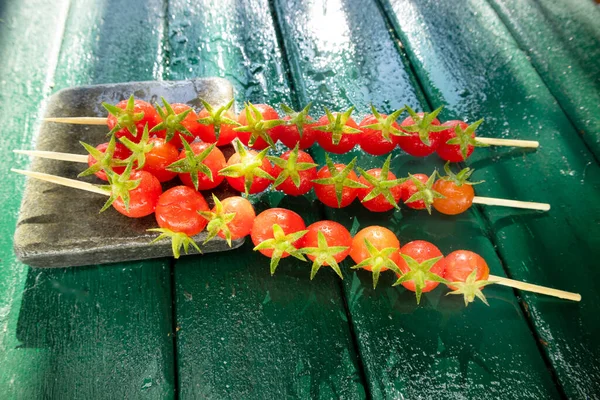 Representación Fotográfica Tres Pinchos Hechos Con Tomates Cherry Pachino Sicilia — Foto de Stock