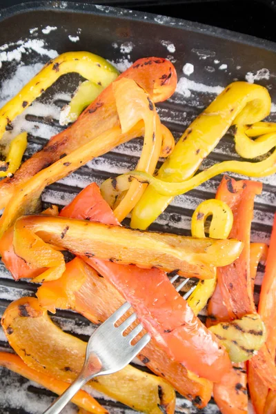 Presentación Fotográfica Del Momento Preparación Plato Base Pimientos Coloreados Cocidos — Foto de Stock