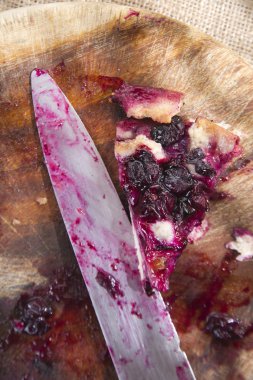 Focaccia kırmızı üzüm çilek ile 