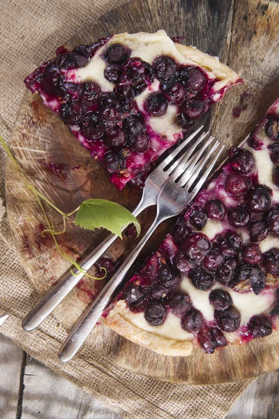 Focaccia met rode druif aardbei — Stockfoto