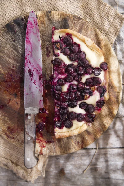 Focaccia mit roter Traube Erdbeere — Stockfoto