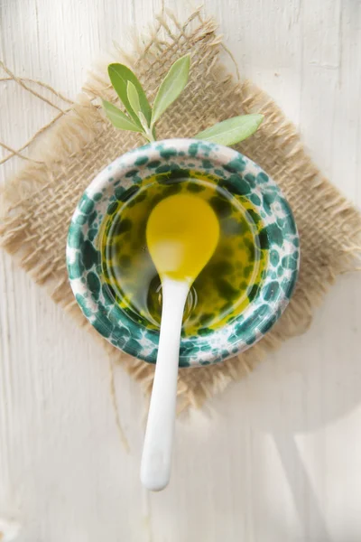 Kis tartály extra szűz olívaolajjal — Stock Fotó