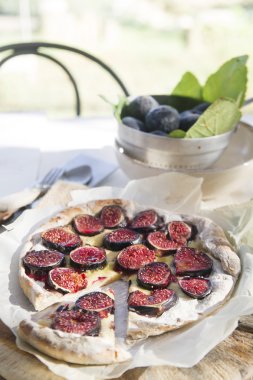 Focaccia incir ile 