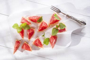 Kırmızı greyfurt dilim 