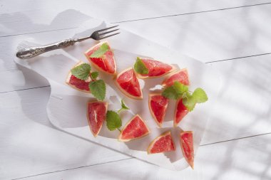 Kırmızı greyfurt dilim 