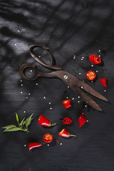 Cut the red pepper — Stock Photo, Image