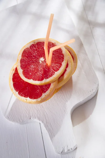 Scheiben rote Grapefruit — Stockfoto