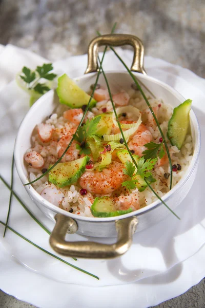 Arroz con gambas y calabacín — Foto de Stock