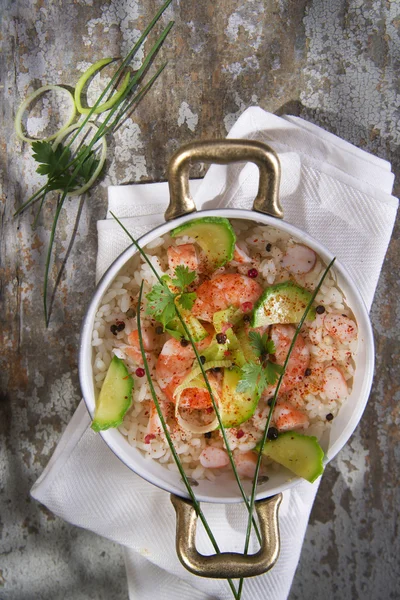 Arroz con gambas y calabacín — Foto de Stock