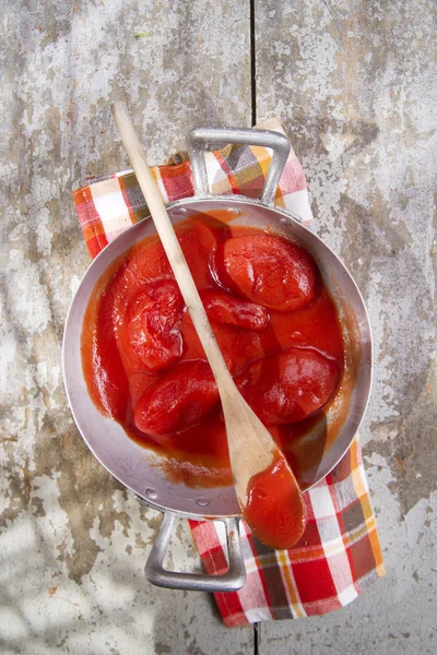 Tomates pelados — Fotografia de Stock