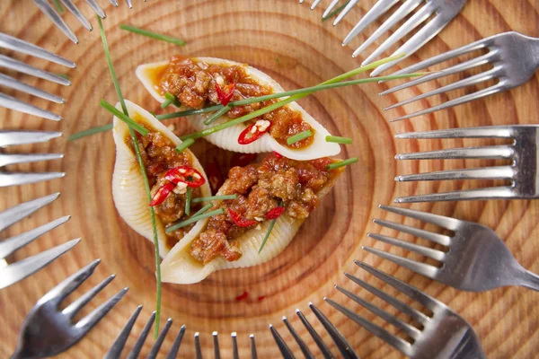 Pasta shells with meat sauce — Stock Photo, Image