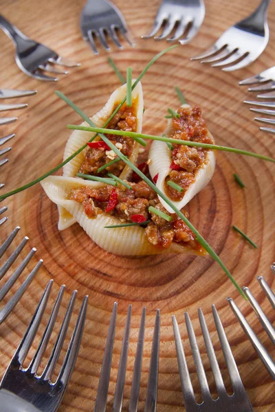 Pasta shells with meat sauce — Stock Photo, Image