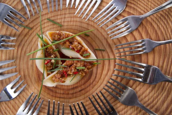 Pasta shells with meat sauce — Stock Photo, Image