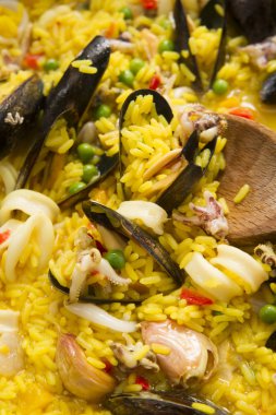 paella yemek