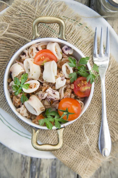 Farro with seafood — Stockfoto