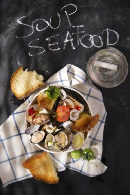 Deniz mahsulleri çorbası