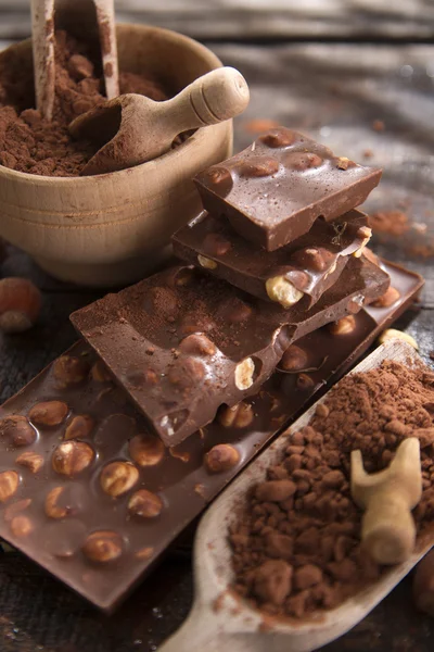 Schokolade mit Haselnüssen — Stockfoto