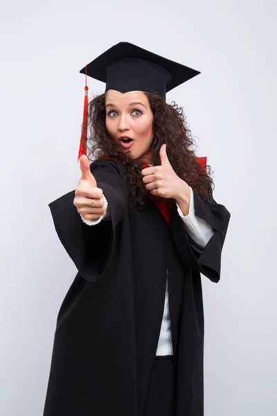 Étudiante en robe de remise des diplômes — Photo