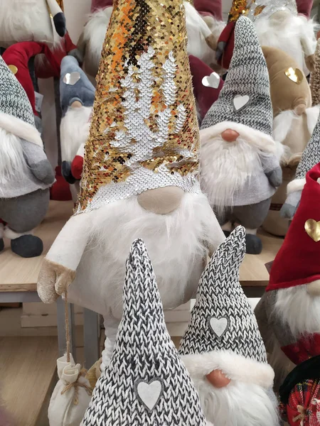 Decorações Natal Exibidas Uma Loja Fantoches Com Características Gnomos — Fotografia de Stock