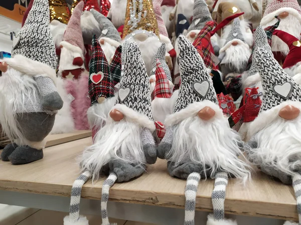 Decorações Natal Exibidas Uma Loja Fantoches Com Características Gnomos — Fotografia de Stock