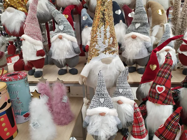 Decorações Natal Exibidas Uma Loja Fantoches Com Características Gnomos — Fotografia de Stock