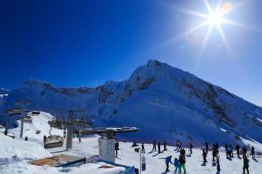 Krasnaya Polyana. Rusya - 04 Şubat 2014. Mark 2200 metre ab