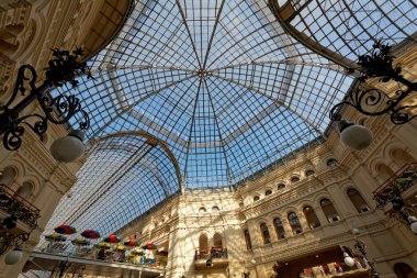 cam çatı sakız Moskova'da