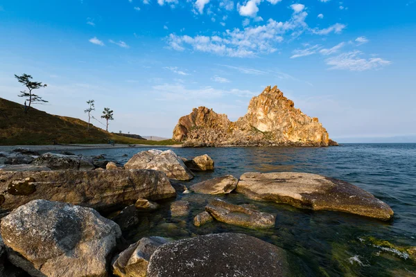 Deniz Baykal adada Olkhon Cape Burhan ve şaman kayada