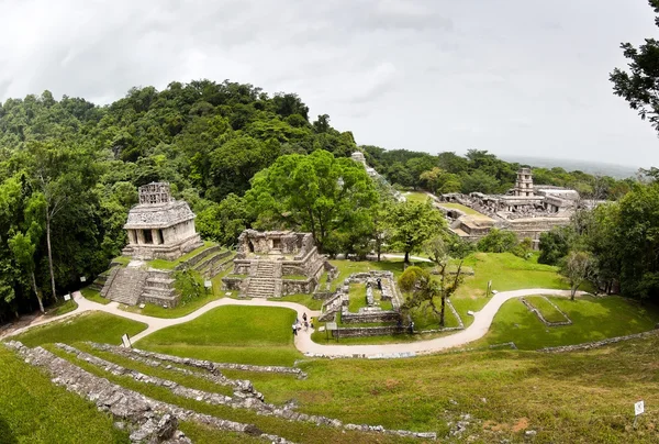 Ruinas mayas en Palenque, Chiapas, México. Palacio y observatorio — Foto de Stock