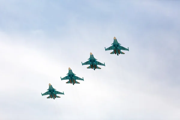 MOSCOW - MAY 7: Jetjagerfly deltar på siste øvelse av th – stockfoto