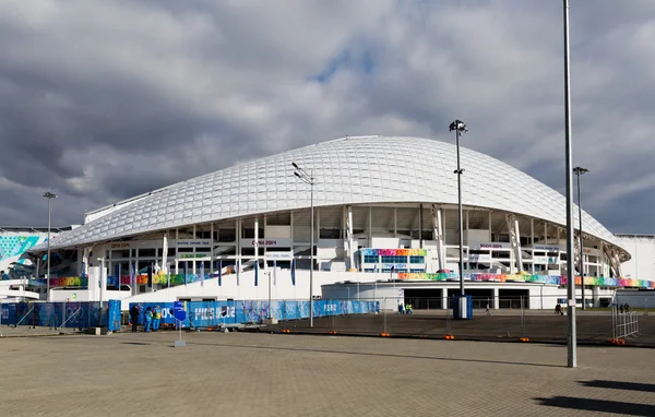 SOCHI, RUSSIA - FEBRUARY 6, 2014: Olympiastadion Fisht i Sochi – stockfoto