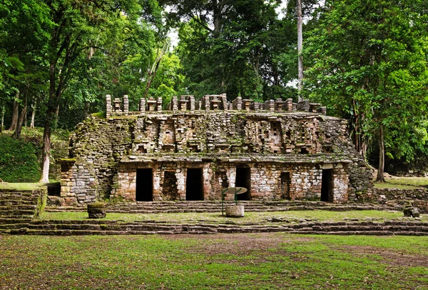 Yaxchilan археологічних розкопок, Чьяпас, Мексика — стокове фото