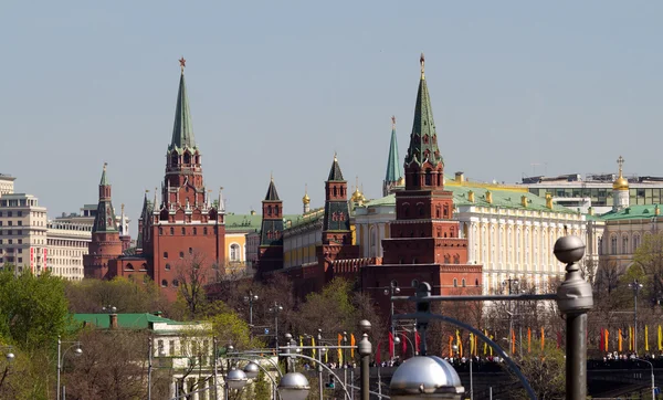 View of Troitskaya Tower, temples and buildings of Kremlin, Midd — стокове фото