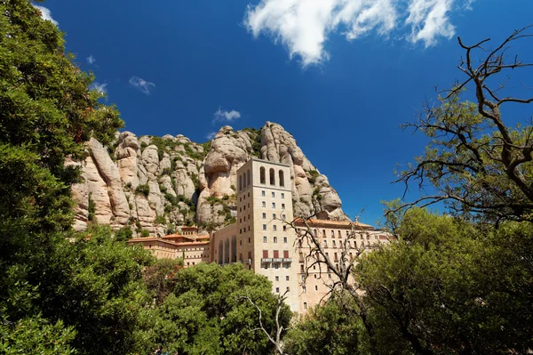 Montserrat es una montaña cerca de Barcelona, en Cataluña . —  Fotos de Stock