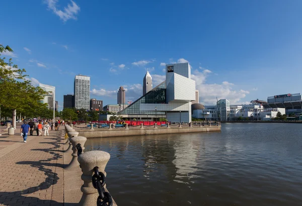 Cleveland-14. juli: Rock 'n' roll Hall of Fame designet av – stockfoto