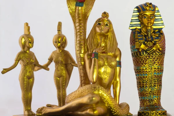 Ainda Vida Com Figuras Egípcias Cobra Cleopatra Faraó Deusas Nebtht — Fotografia de Stock