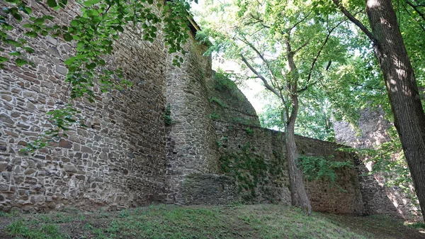 切赫共和国赫芬顿城堡的废墟 论三院的防御工事 — 图库照片