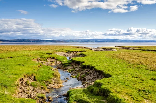 Kust in de buurt van Grange-over-sands, Cumbria, Engeland — Stockfoto