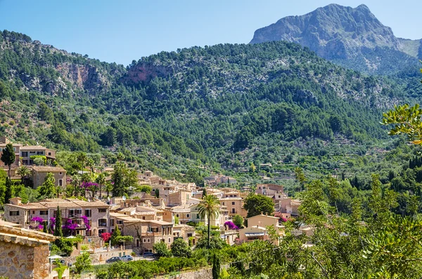 Aldeia Fornalutx em Maiorca — Fotografia de Stock