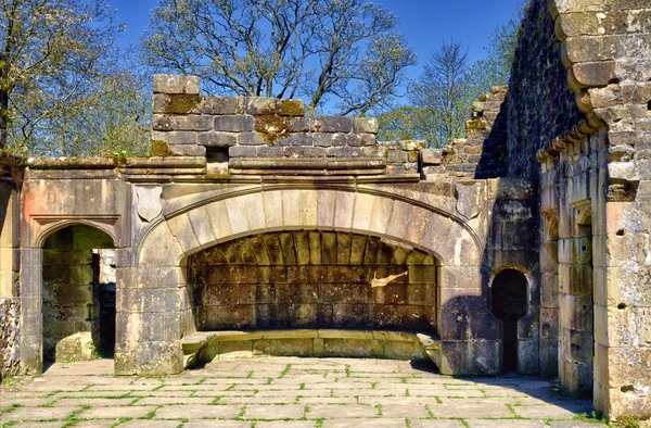 The fireplace of ruined Wycoller Hall. — Stock Photo, Image