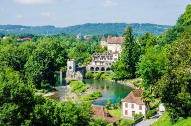 Pont de la Legende Gave doloron üzerinde