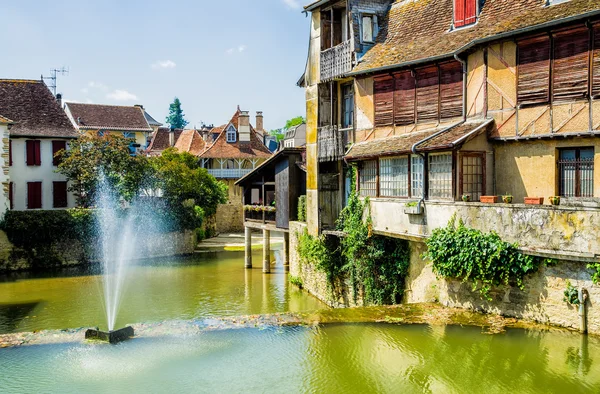 Casas na cidade francesa de Salies de Bearn Imagens De Bancos De Imagens