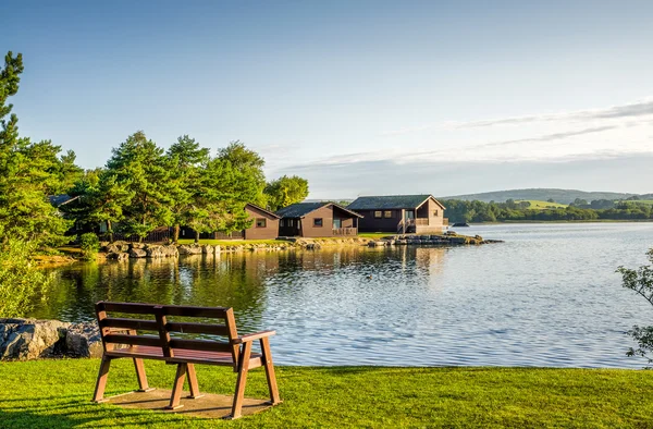 Holiday park med trä lodges. — Stockfoto