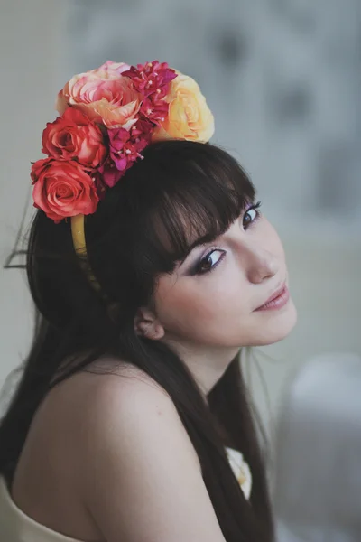 Bella ragazza dei fiori — Foto Stock