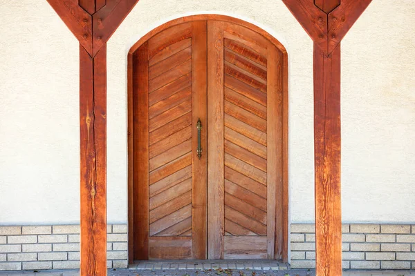 Entrance Wooden Doors Old Ukrainian Village Hut Massive Copper Handle — Stock Photo, Image