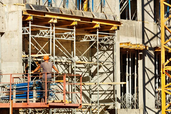 Fragmento Construção Novo Edifício Método Estrutura Monolítica Com Sistema Andaimes — Fotografia de Stock