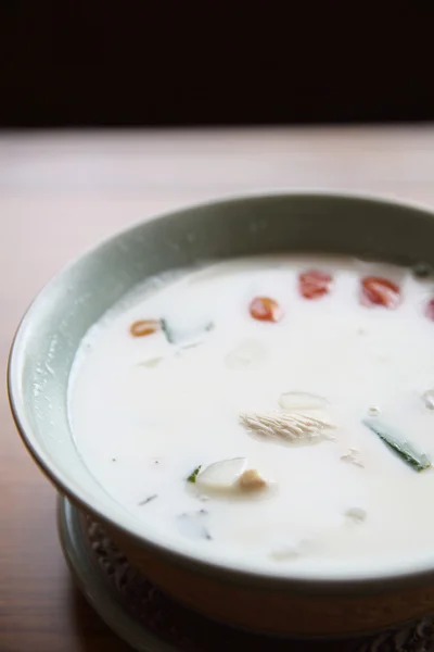 Traditional thai soup Tom Kha Gai - coconut milk with chicken — Stock Photo, Image