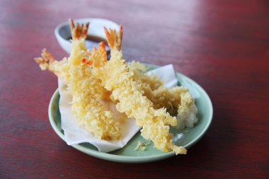 Kızarmış tempura karides Japon tarzı