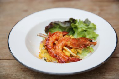 mango soslu ızgara karides