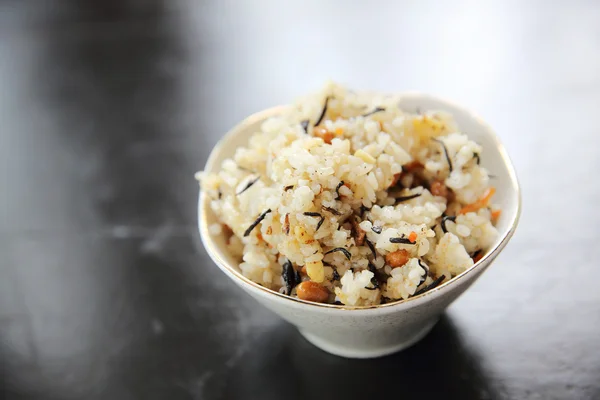 Arroz frito com grãos — Fotografia de Stock